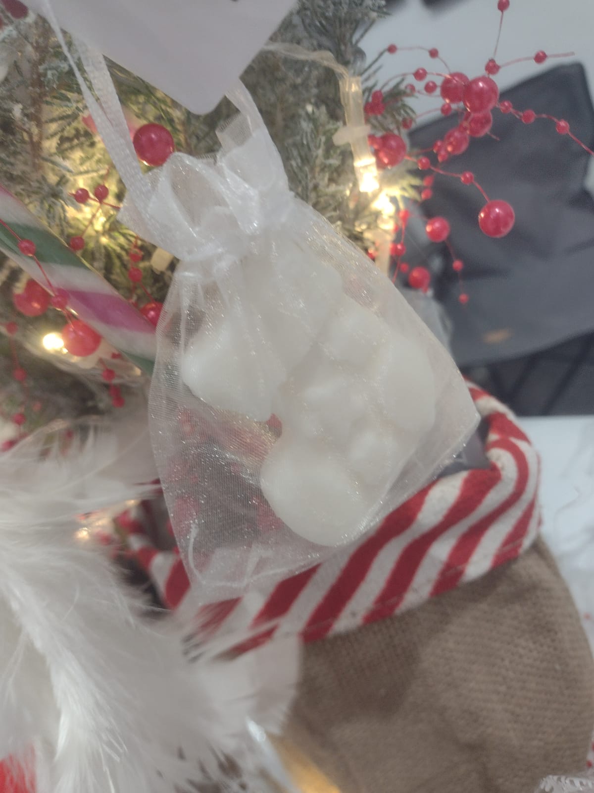 Aromatherapy Christmas Wax Melts - Natural Beeswax or Soya Wax with Coconut Oil and Essential Oils